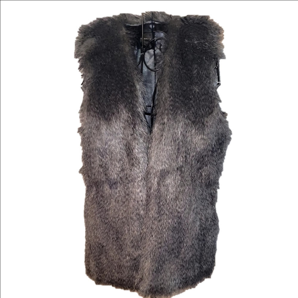 2/$20 DYNAMITE Gray Faux Fur Vest - Picture 1 of 4